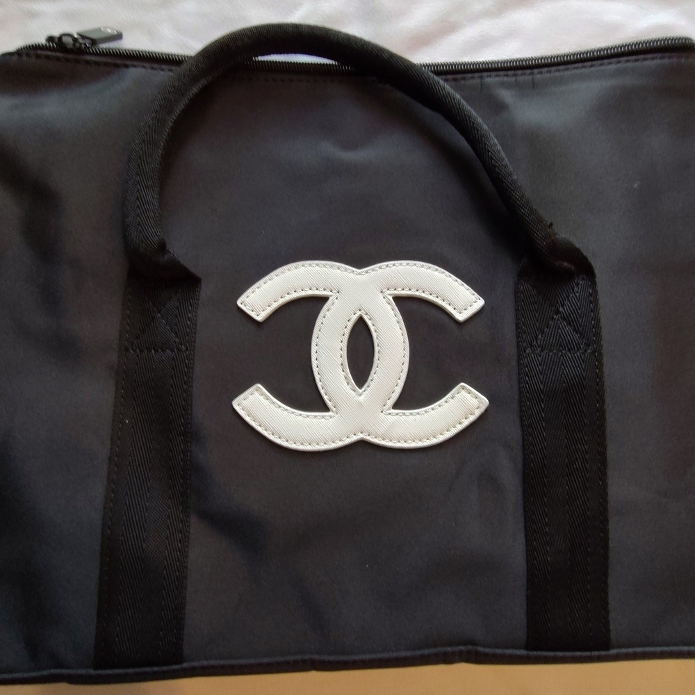 CHANEL Black Logo Tote Bag Detachable Crossbody Strap White CC New Tote Bag - Picture 5 of 8